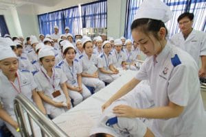 Tuyển 230 điều dưỡng sang Đức làm việc