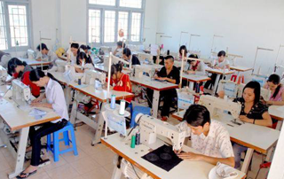 Suy giảm khả năng lao động từ 5% được hỗ trợ chuyển đổi nghề?